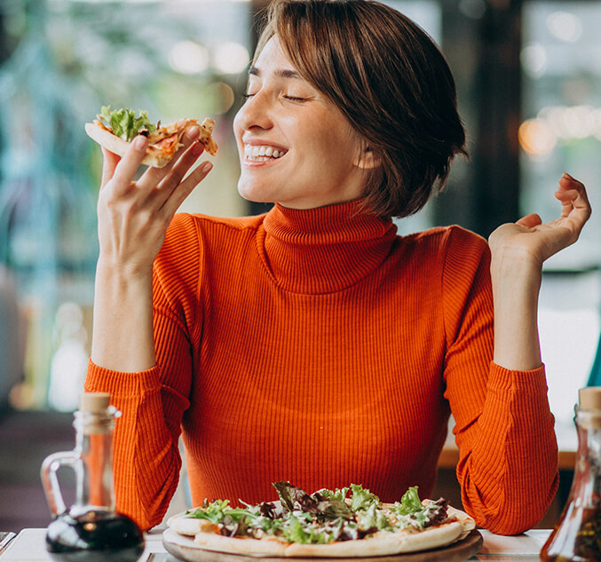 img-woman-eating-food